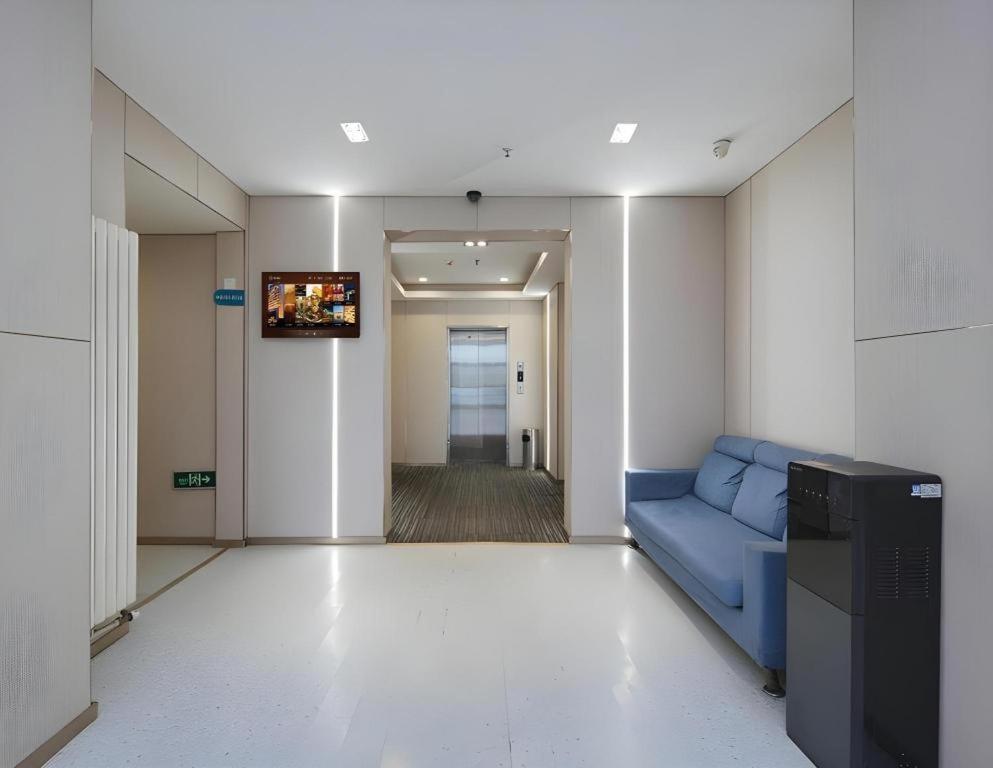 Jinjiang Inn Qingdao Wuxi Square Nanjing Road Metro Station מראה חיצוני תמונה
